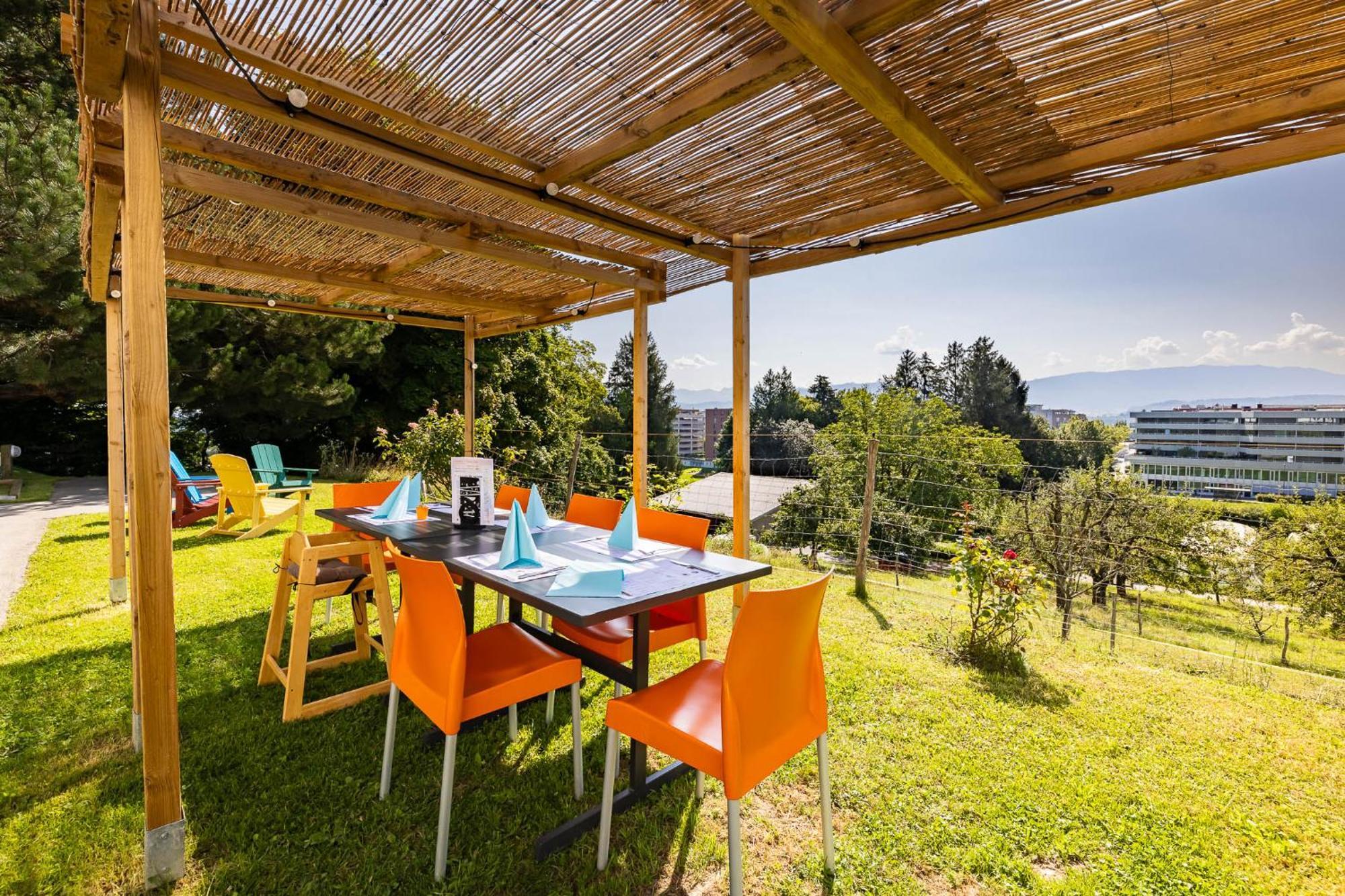 Le Domaine Hotel Villars-Sur-Glane Екстериор снимка