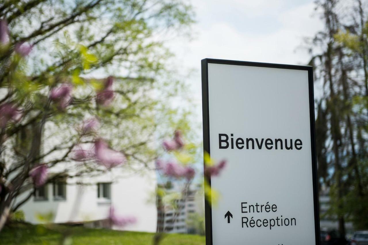 Le Domaine Hotel Villars-Sur-Glane Екстериор снимка