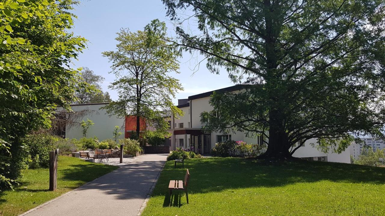 Le Domaine Hotel Villars-Sur-Glane Екстериор снимка