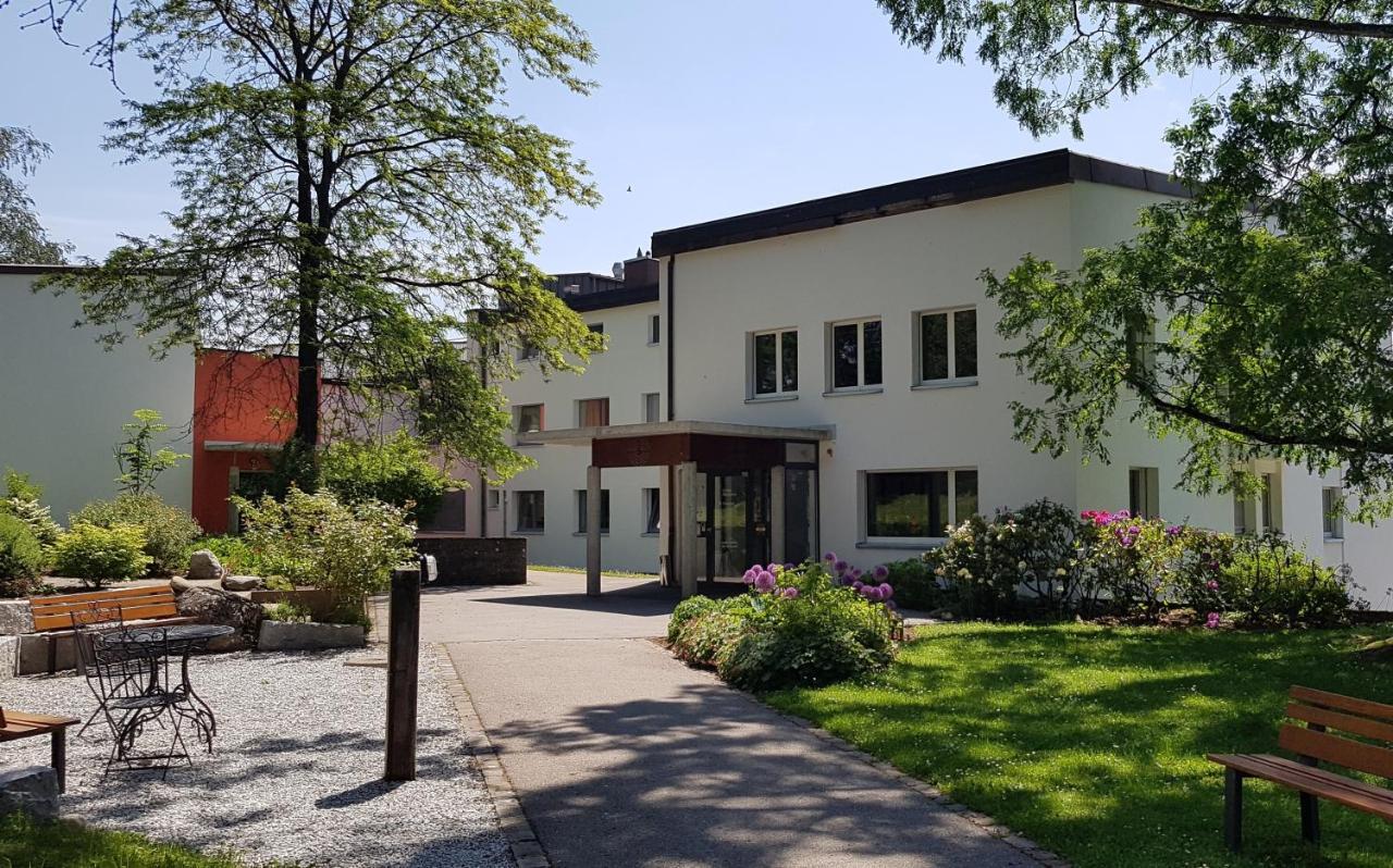 Le Domaine Hotel Villars-Sur-Glane Екстериор снимка
